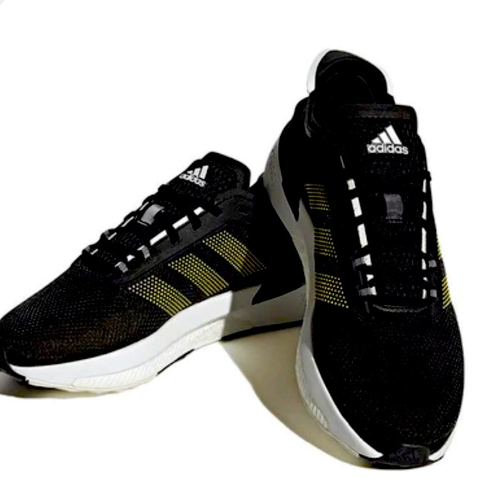 Adidas AVRYN Running Shoes Sneakers Core Black/ Gold USmen 13 USwmn 14 UK 121/2